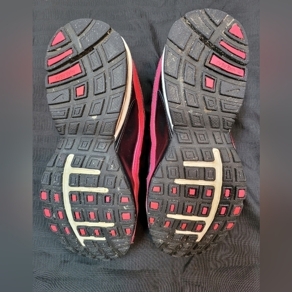 NIKE Reax Torch 4 Black and Hot Pink. - Picture 3 of 6